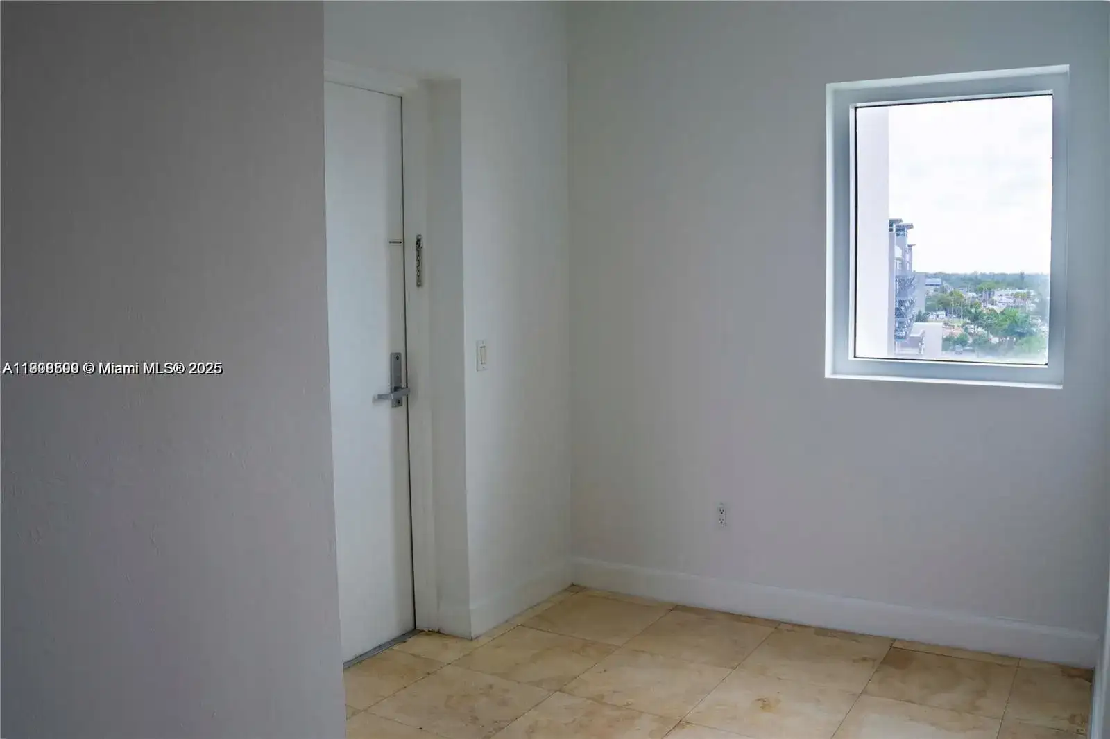 15051 Royal Oaks Ln # 2301, North Miami FL 33181 photo 3