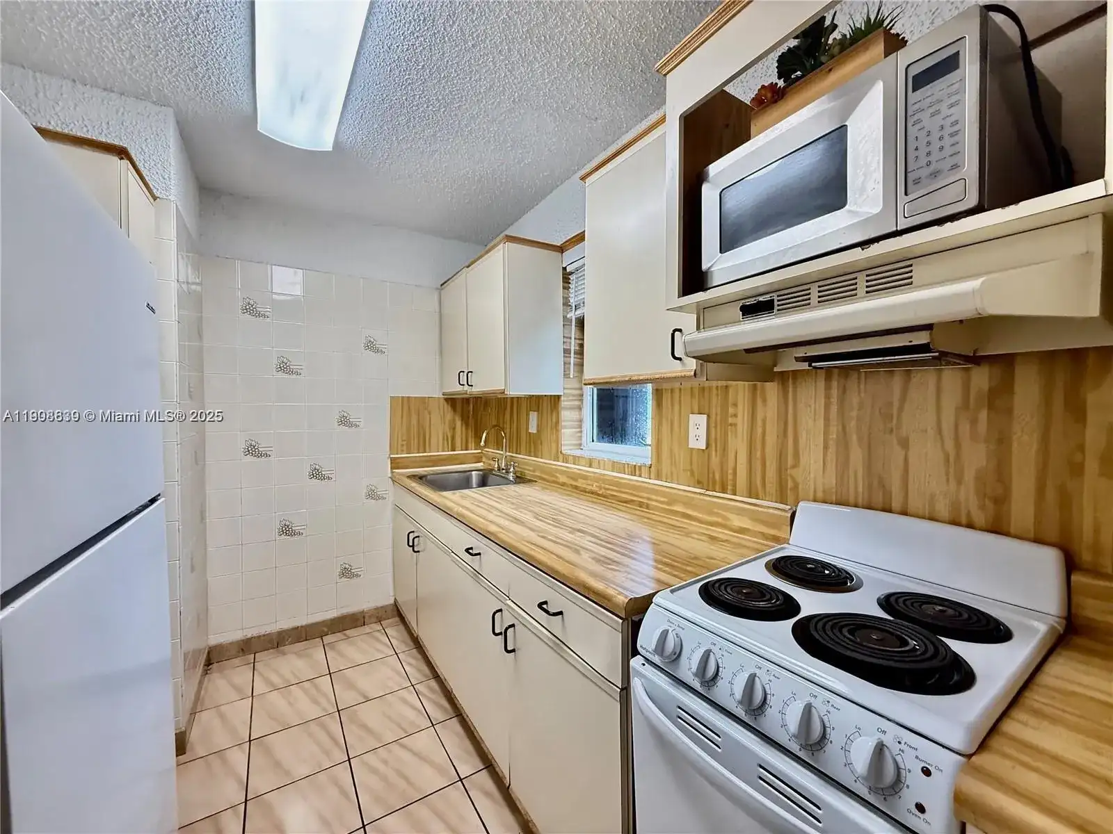 424 SW 7th St # 404, Miami FL 33130 photo 4