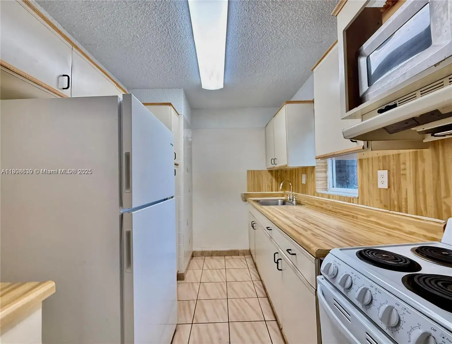 424 SW 7th St # 404, Miami FL 33130 photo 5