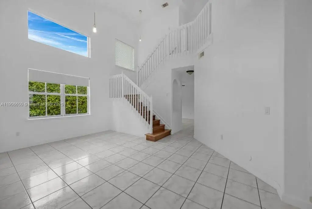 4863 NW 109th Path, Doral FL 33178 photo 4