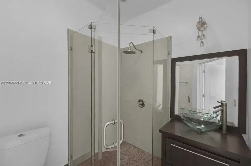 4863 NW 109th Path, Doral FL 33178 photo 5