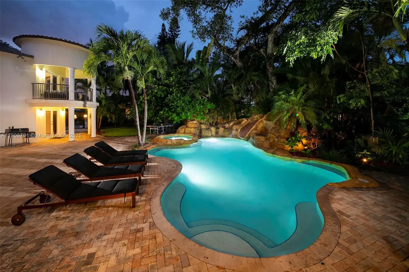 1051 NE 89th St, Miami FL 33138 photo 3