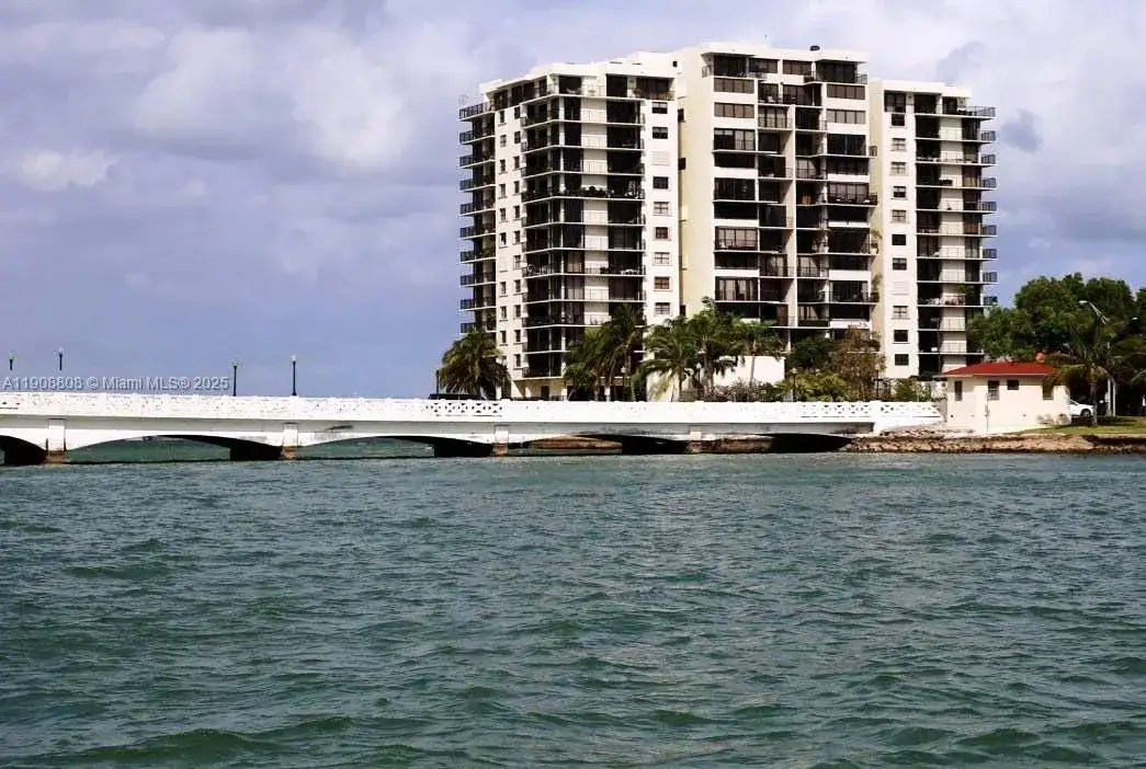 801 N Venetian Dr # 1106, Miami FL 33139 photo 3