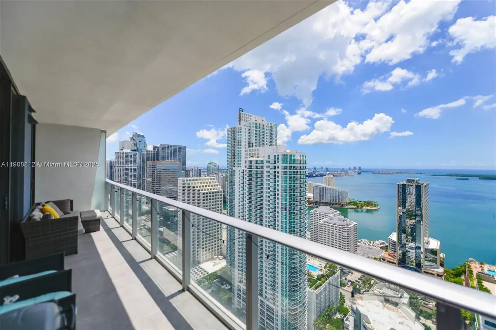 1010 Brickell Av # 4203, Miami FL 33131 photo 2