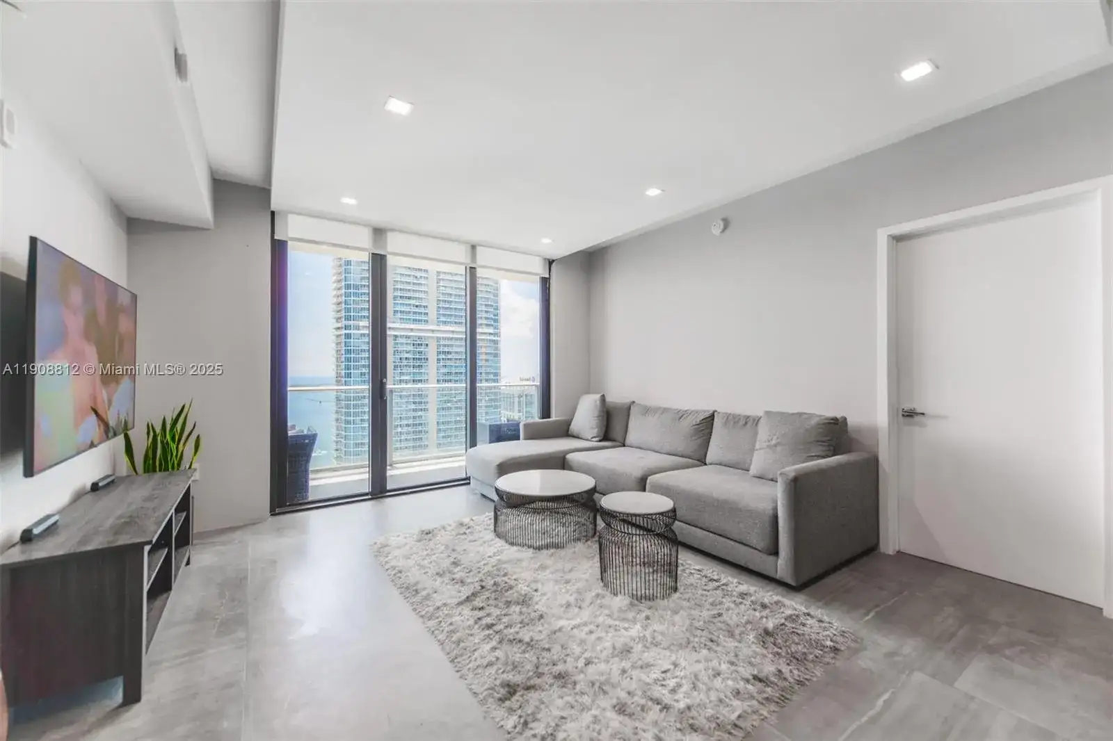1010 Brickell Av # 4203, Miami FL 33131 photo 4