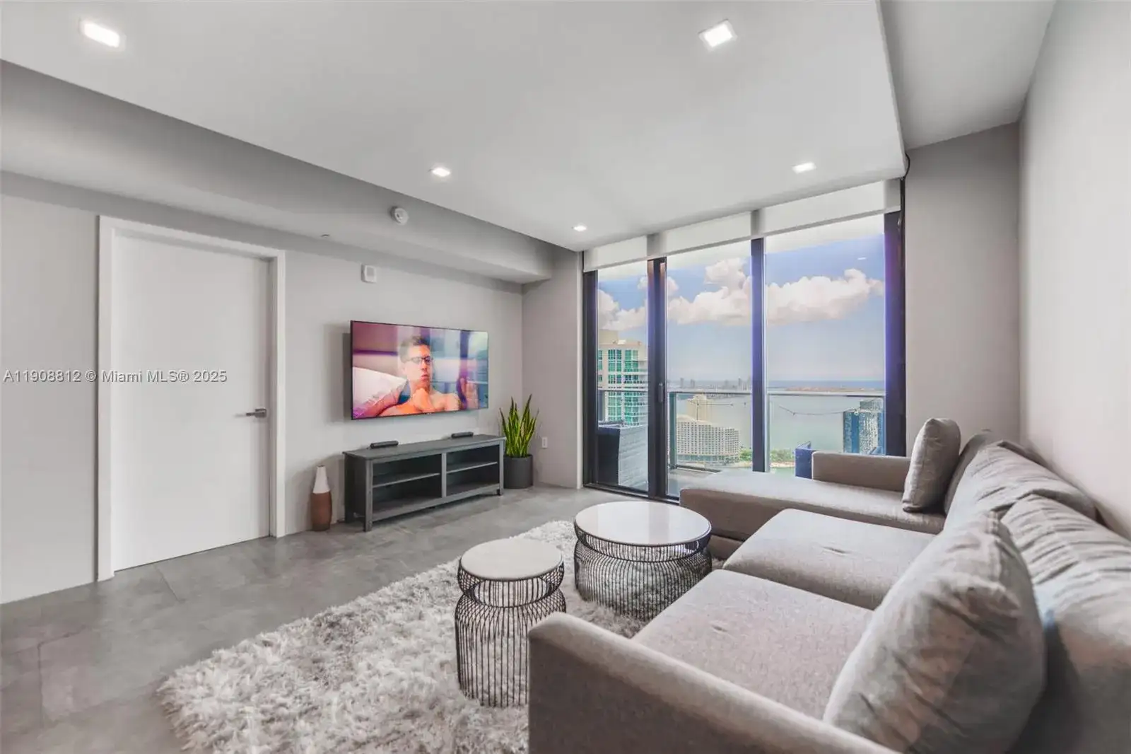 1010 Brickell Av # 4203, Miami FL 33131 photo 5