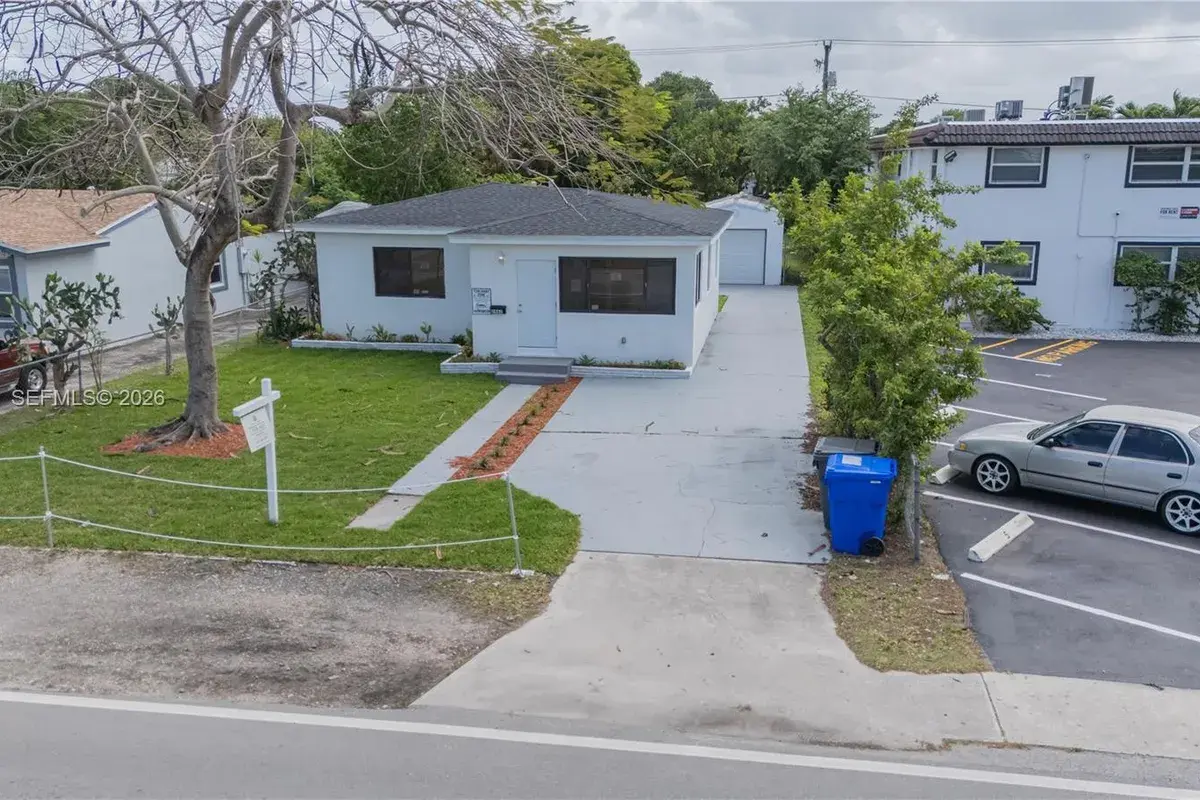 2462 Johnson St, Hollywood FL 33020