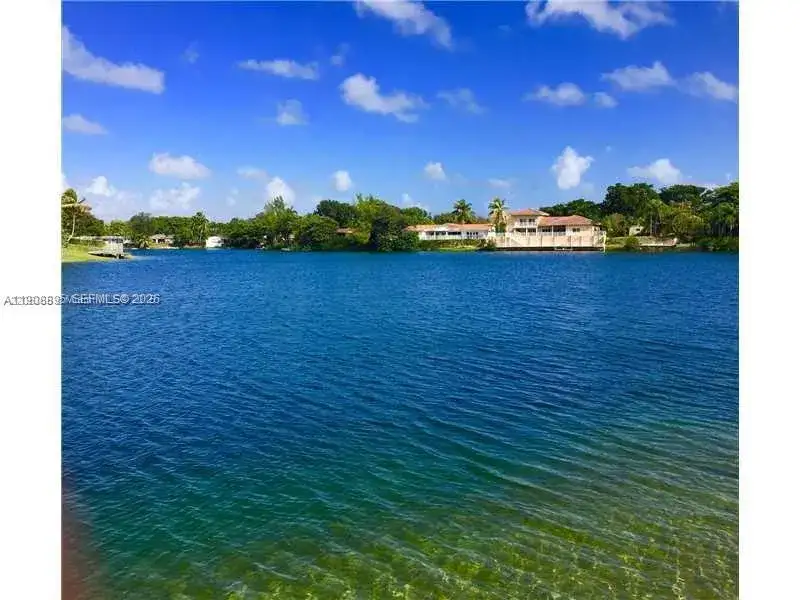 2010 NE 196th Ter, North Miami Beach FL 33179 photo 2