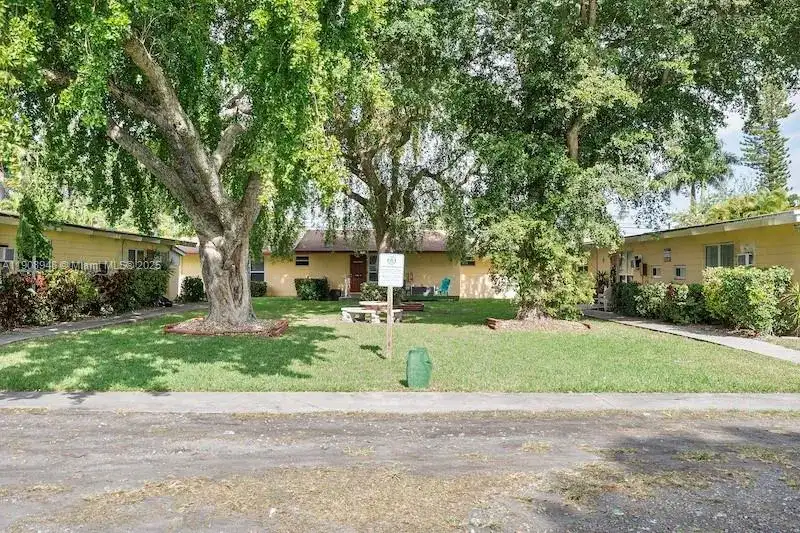 227 SE 1st St # 7, Dania Beach FL 33004