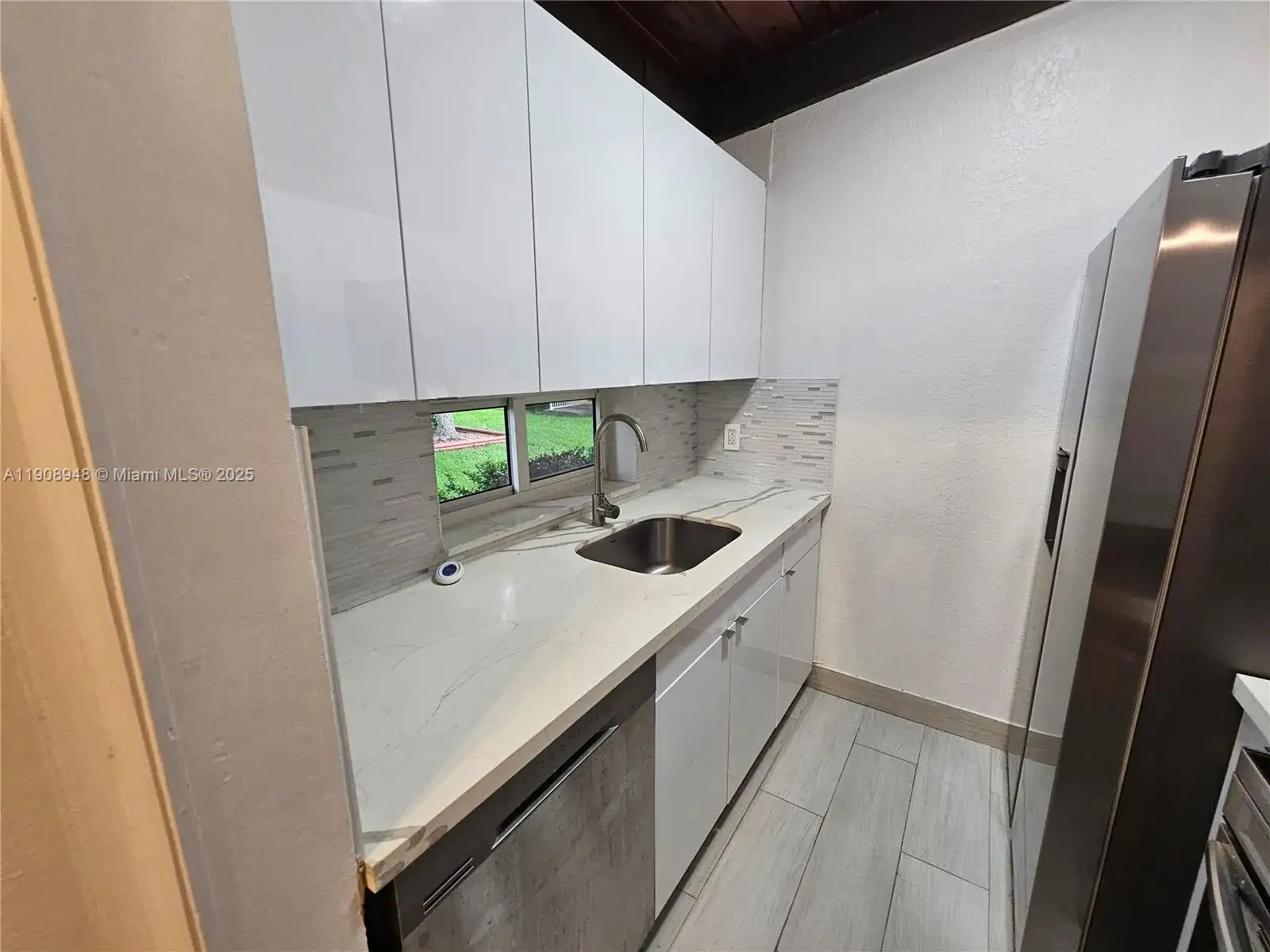 227 SE 1st St # 7, Dania Beach FL 33004 photo 4