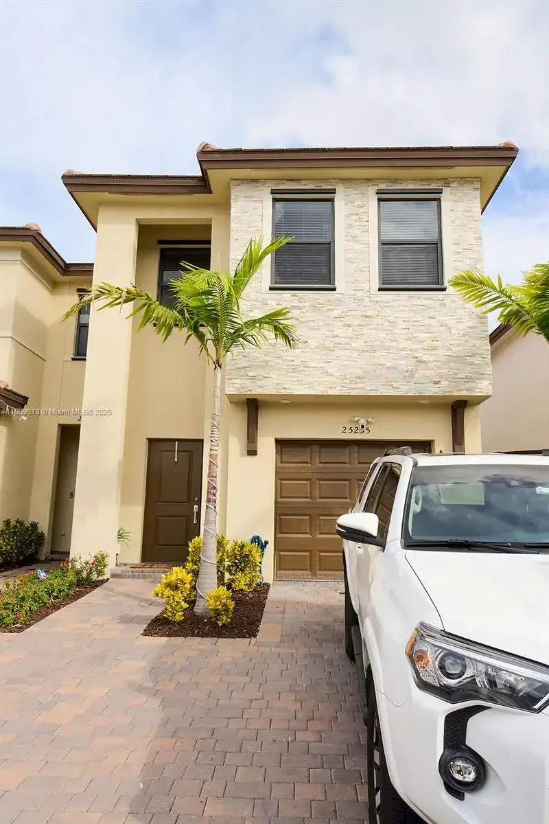 25255 SW 107th Ct, Homestead FL 33032 photo 3