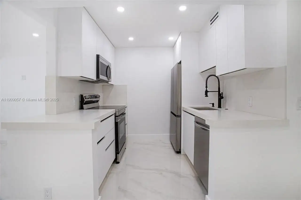 13250 SW 7th Ct # 204L, Pembroke Pines FL 33027 photo 3