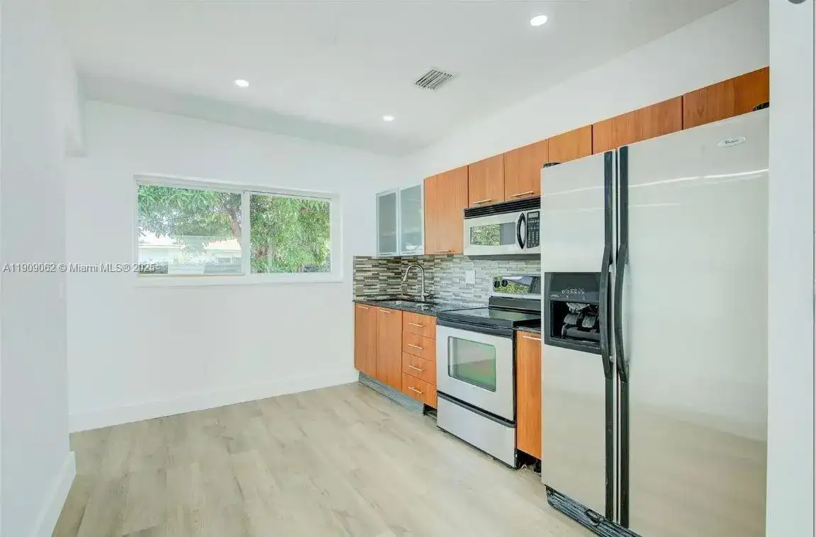 1499 NE 152nd St, North Miami Beach FL 33162 photo 5