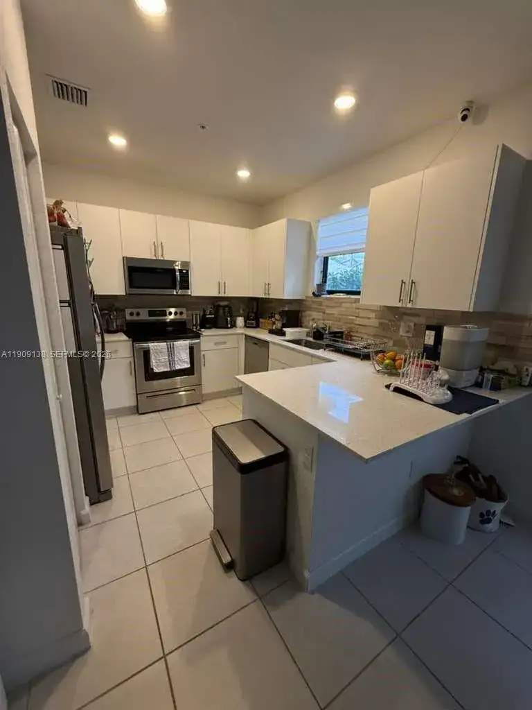 15929 SW 2nd Pl, Pembroke Pines FL 33027 photo 4