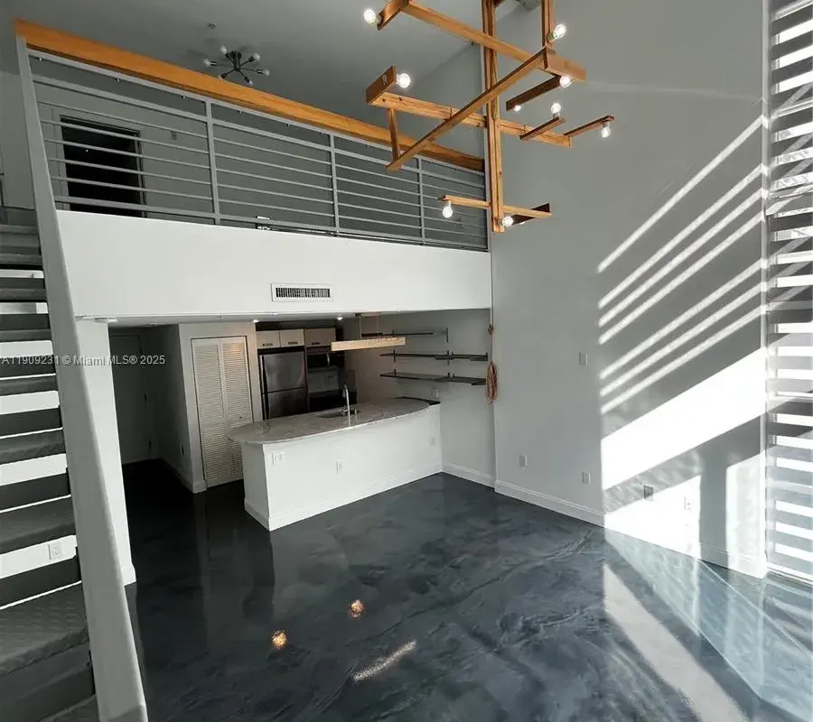 7744 Collins Ave # 17, Miami Beach FL 33141