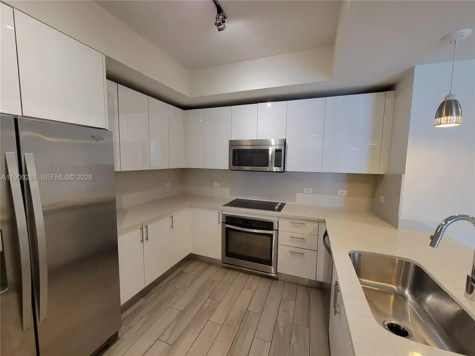 999 SW 1st Ave # 2016, Miami FL 33130 photo 2