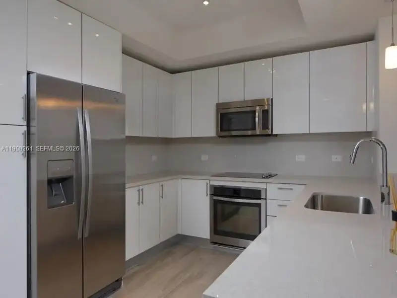 999 SW 1st Ave # 2016, Miami FL 33130 photo 4