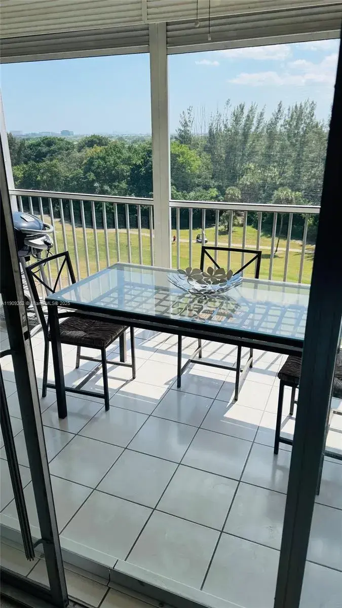 3150 N Palm Aire Dr # 801, Pompano Beach FL 33069