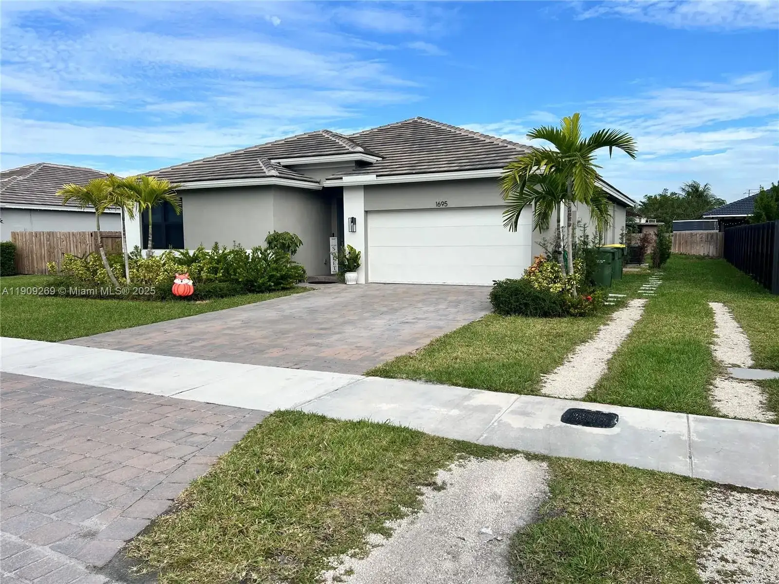 1695 SE 6th St, Homestead FL 33033 photo 2