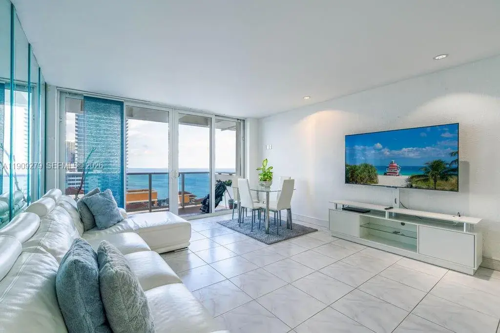 3140 S Ocean Dr, Hallandale Beach FL 33009