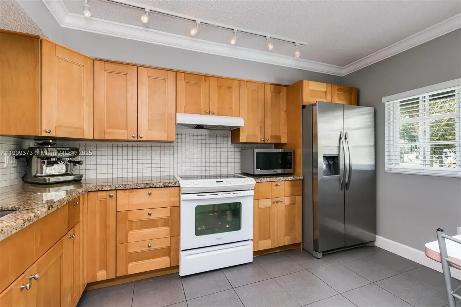 4020 Crystal Lake Dr # 209, Deerfield Beach FL 33064 photo 2