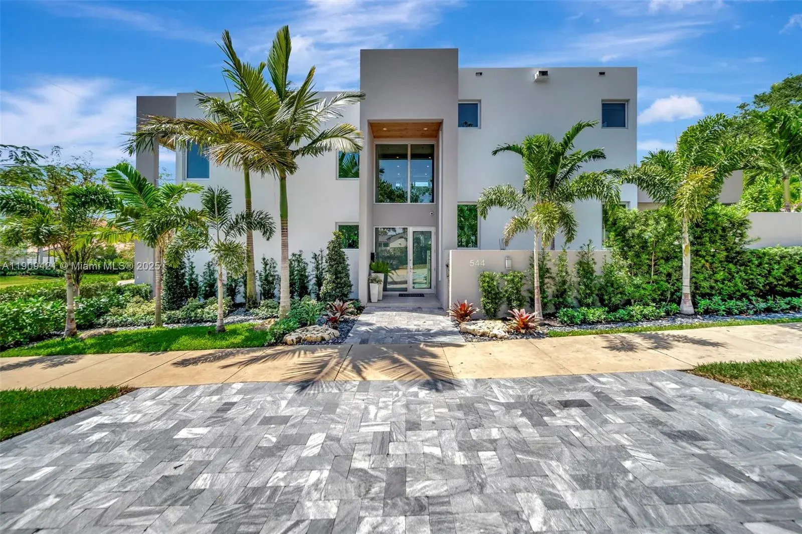 544 N Victoria Park Rd, Fort Lauderdale FL 33301
