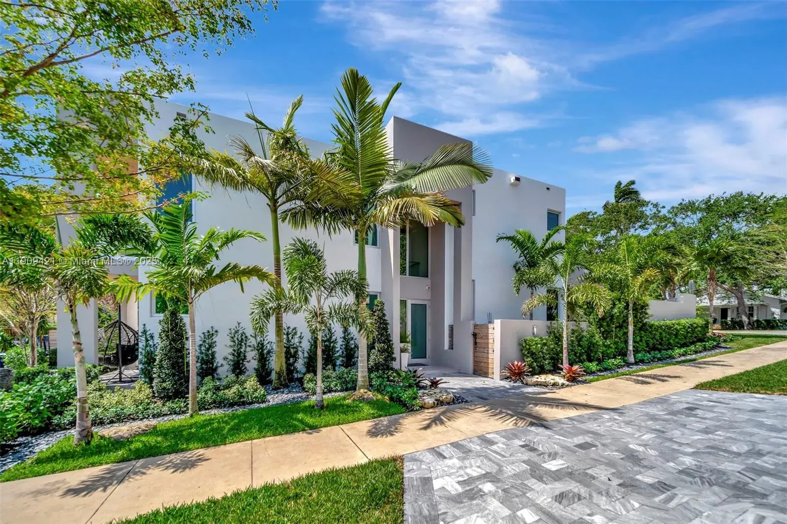 544 N Victoria Park Rd, Fort Lauderdale FL 33301