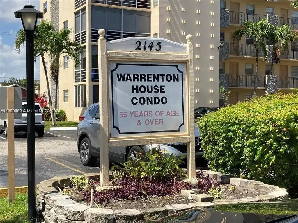 2145 Pierce St # 205, Hollywood FL 33020 photo 2
