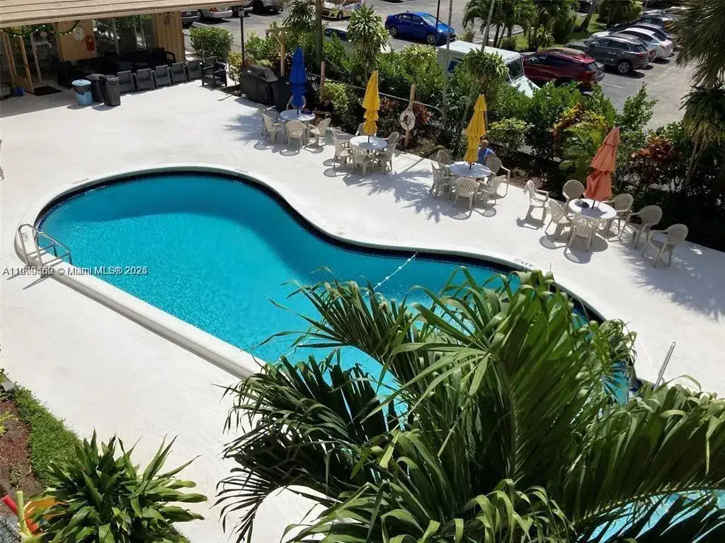 2145 Pierce St # 205, Hollywood FL 33020 photo 3