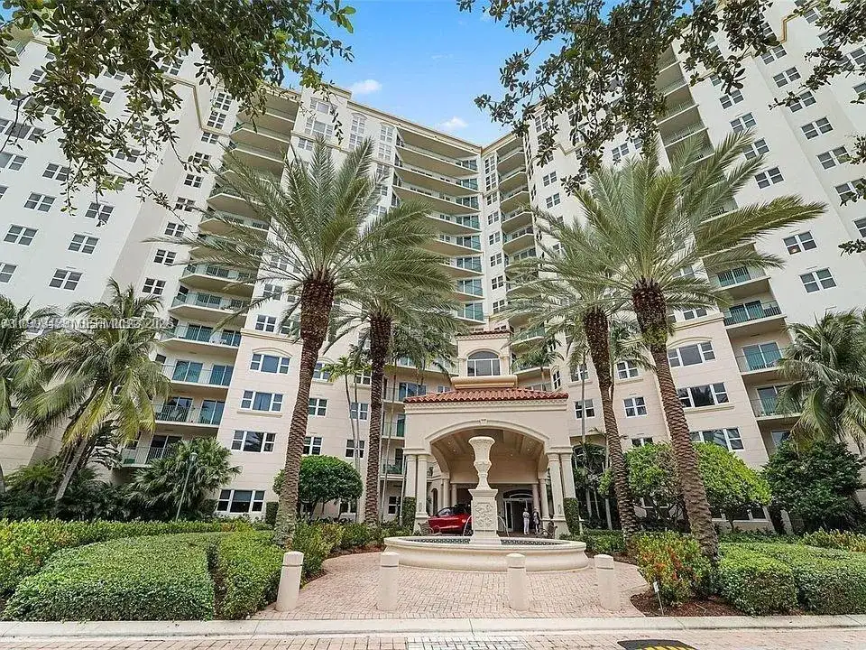 19900 E Country Club Dr # 318, Aventura FL 33180 photo 3