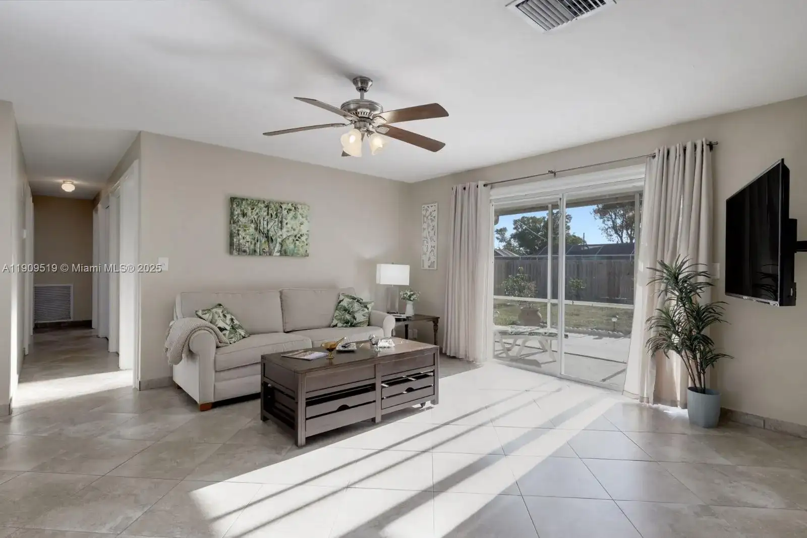 2636 SE 18th Ave, Cape Coral FL 33904 photo 2