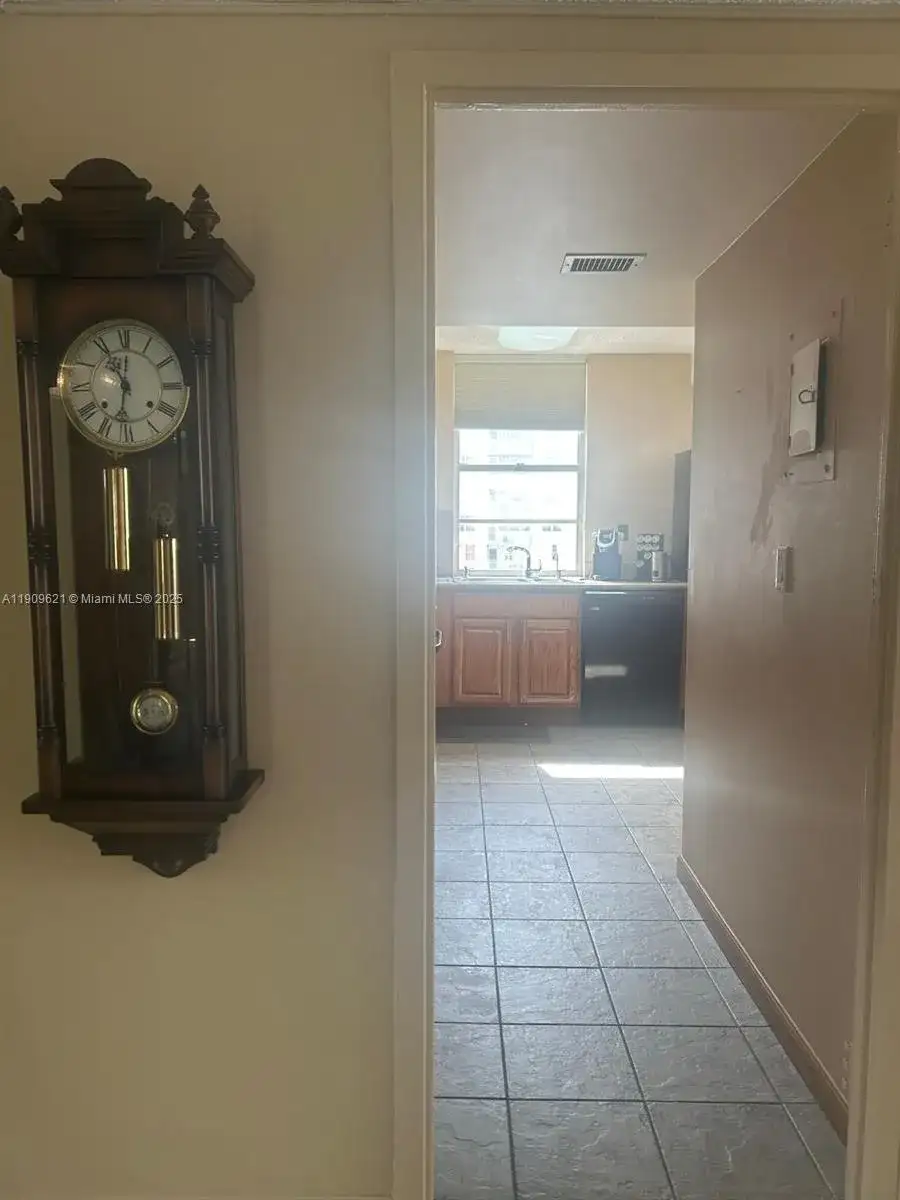 251 174th St # 1205, Sunny Isles Beach FL 33160 photo 4