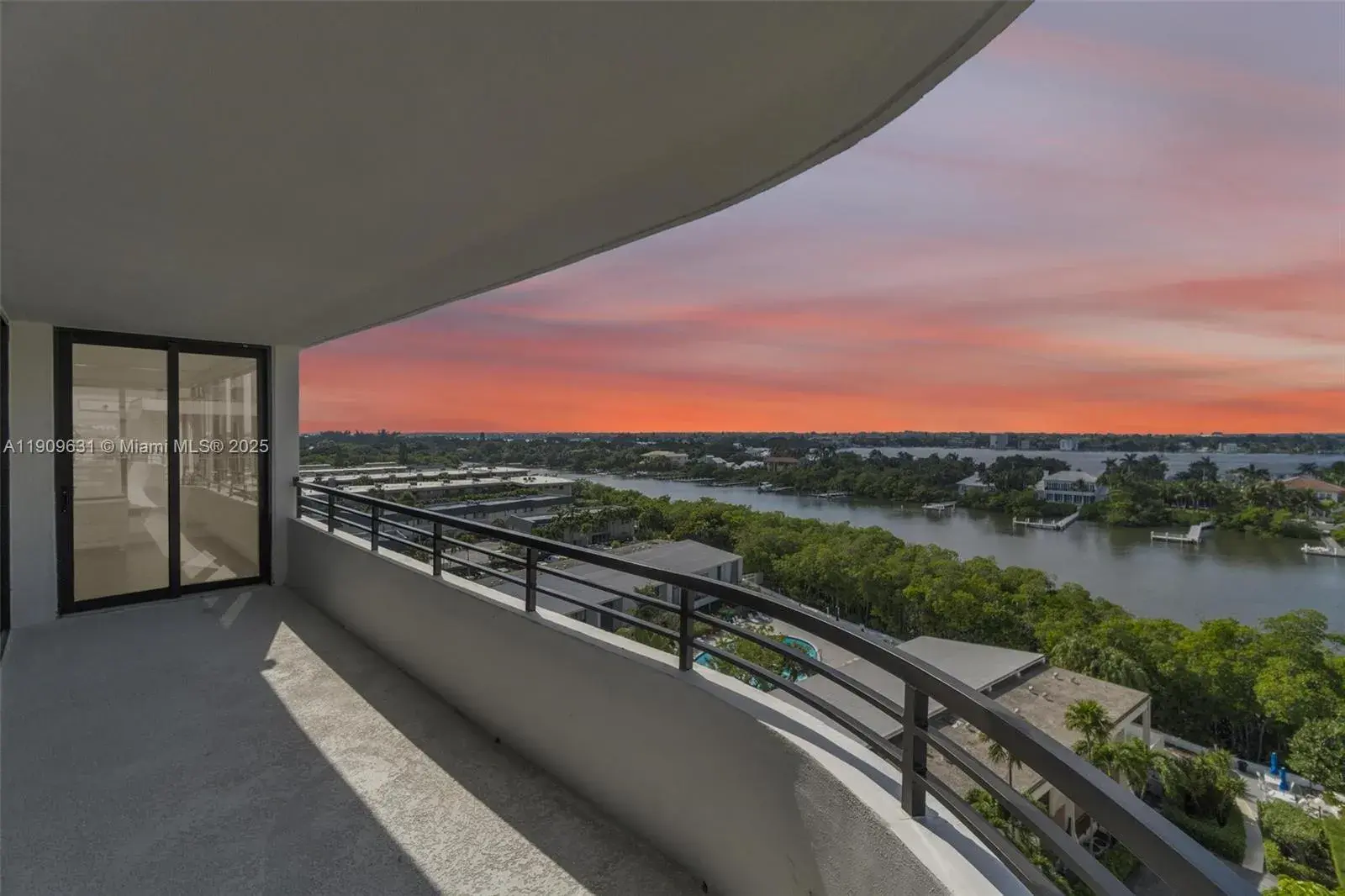 3589 S Ocean Blvd # 914, South Palm Beach FL 33480