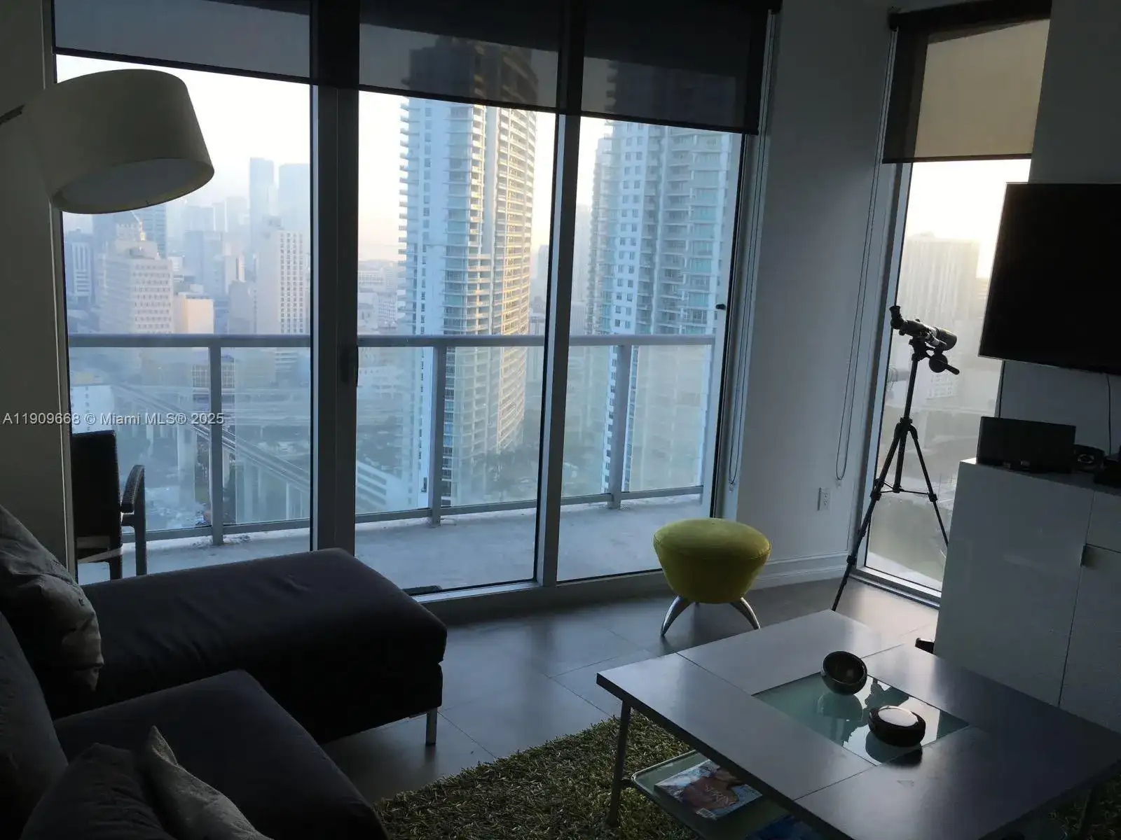 185 SW 7 St # 3111, Miami FL 33130 photo 2