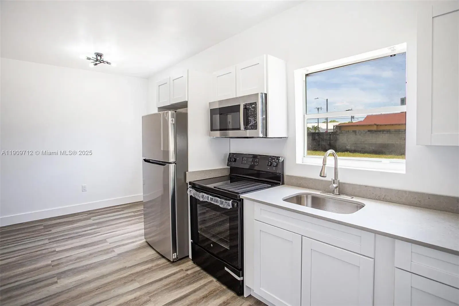 2424 NW 7th Ct # 3, Miami FL 33127