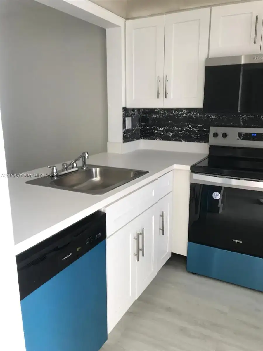 438 NE 210th Cir Ter # 4B, Miami FL 33179 photo 4