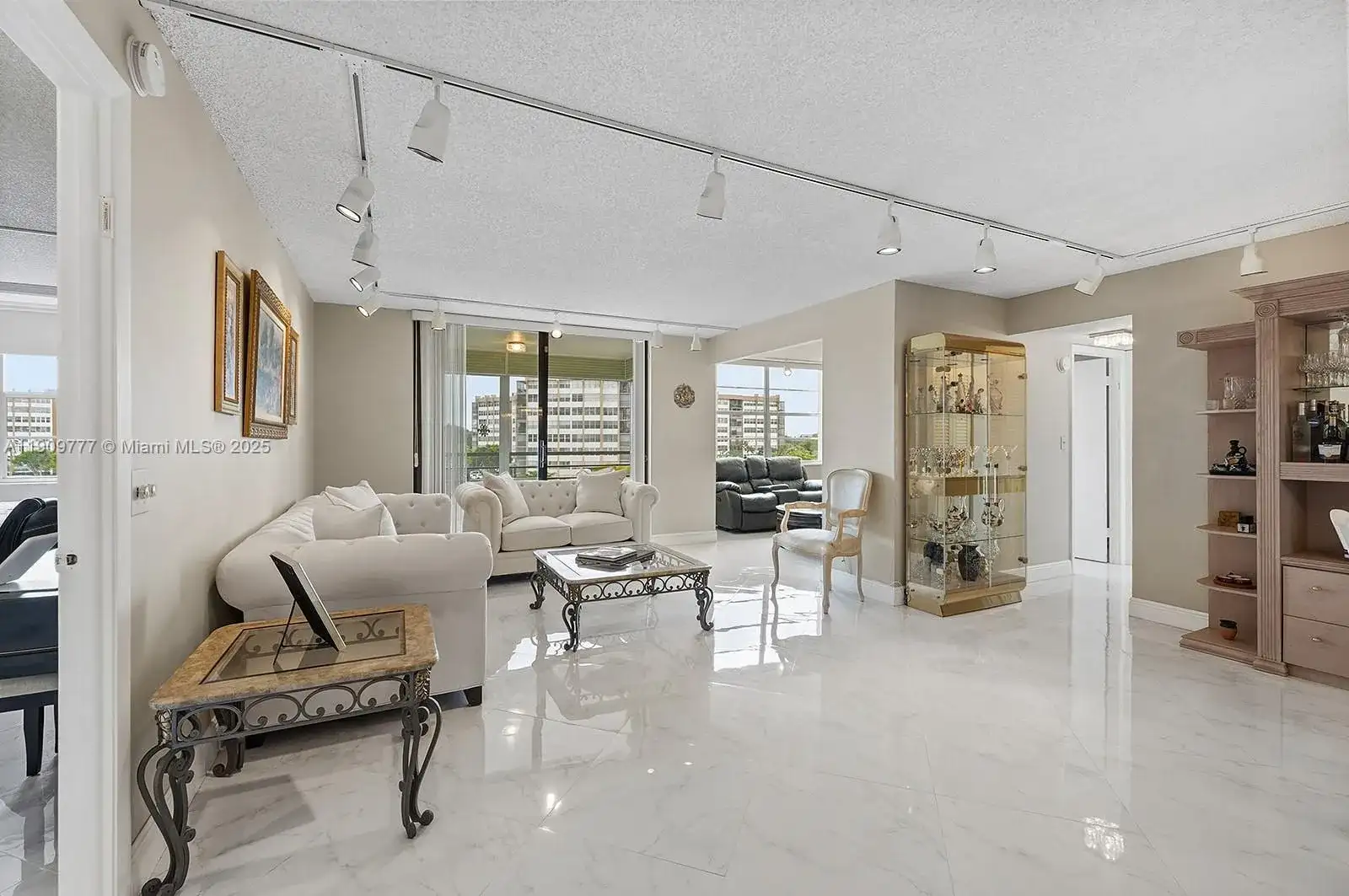 1000 Saint Charles Pl # 417, Pembroke Pines FL 33026 photo 4