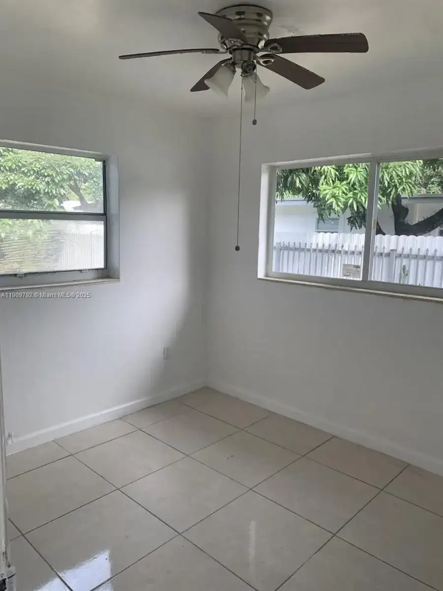 2181 NW 91st St, Miami FL 33147 photo 3