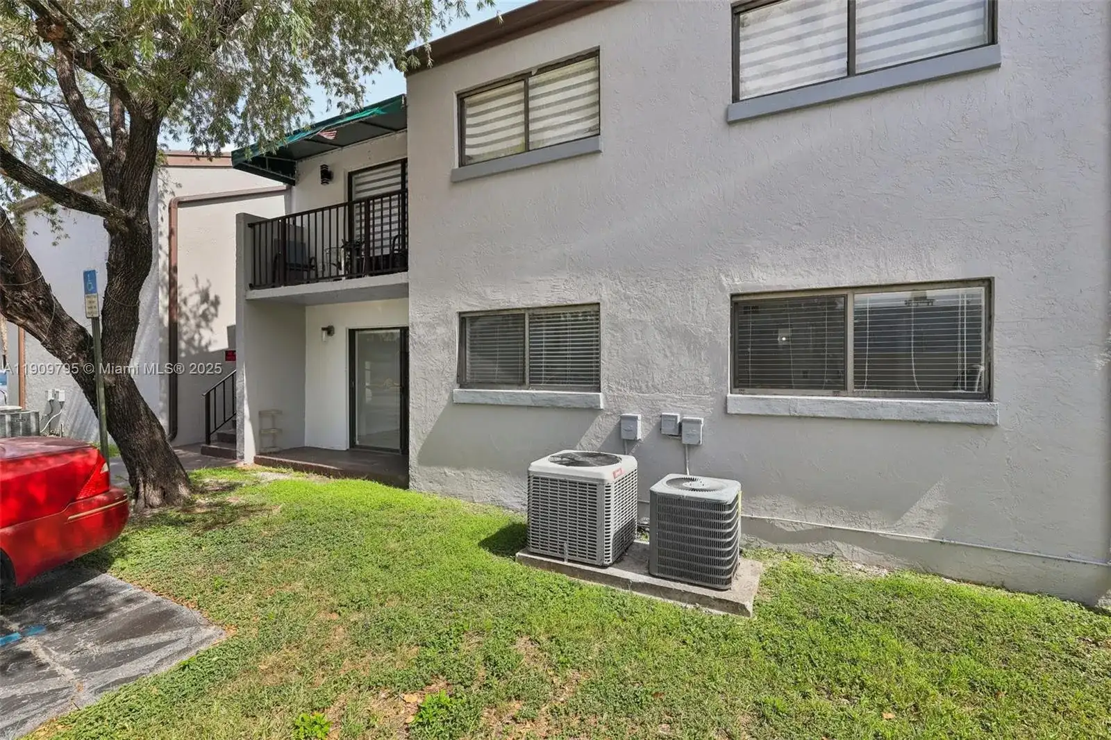 7407 SW 152nd Ave # 103, Miami FL 33193 photo 3