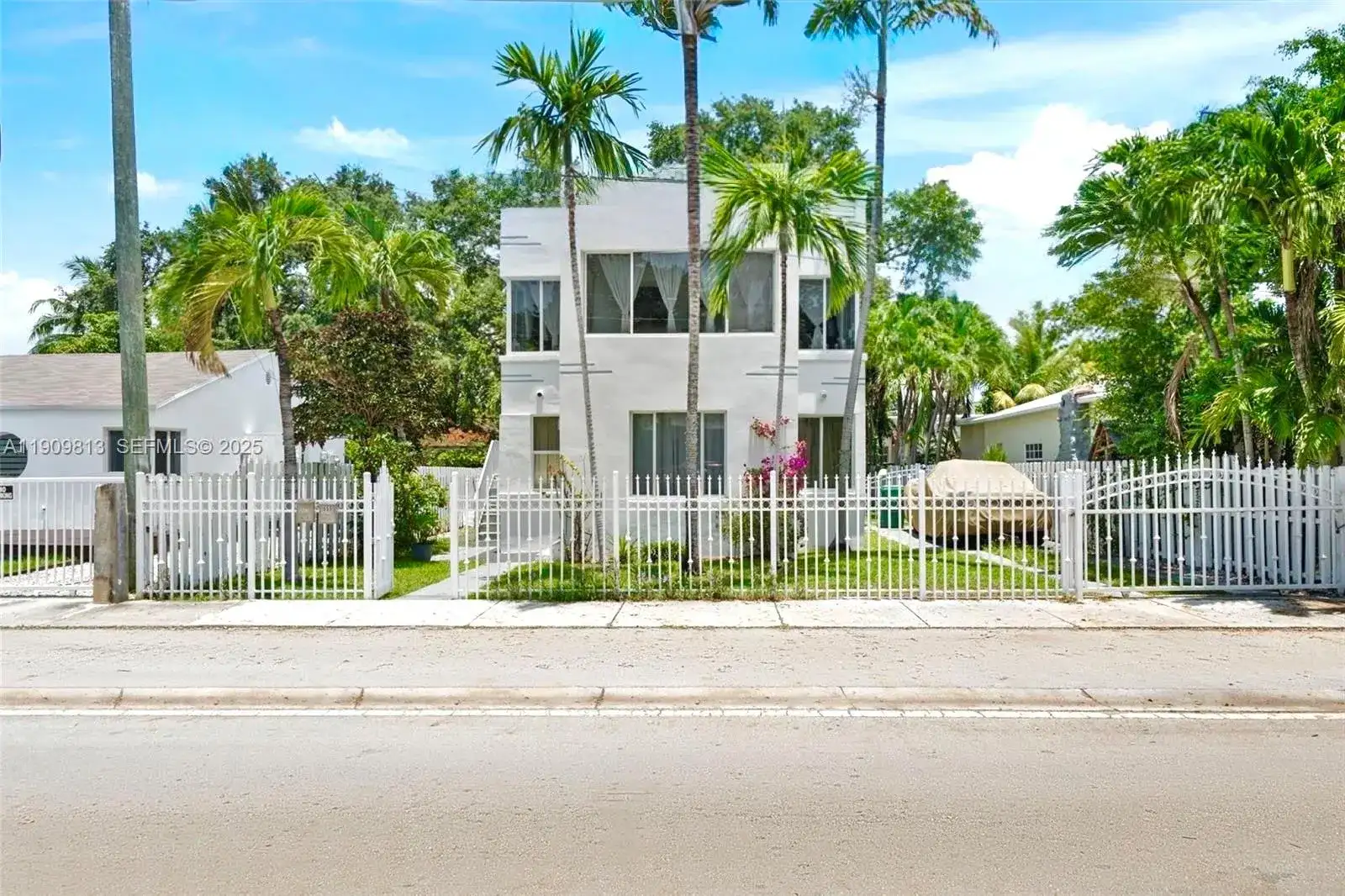 555 NE 70th St, Miami FL 33138 photo 3