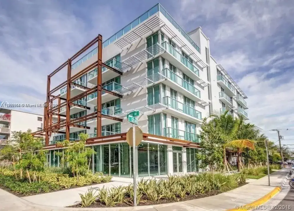 1 bedroom 1 bath Residential for sale at 1215 West Ave # 404, Miami Beach FL 33139