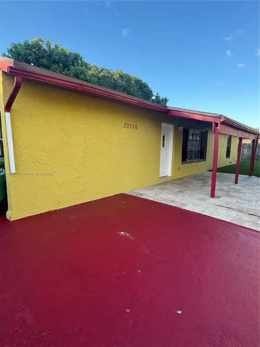 20769 NW 41st Ave Rd, Miami Gardens FL 33055 photo 4