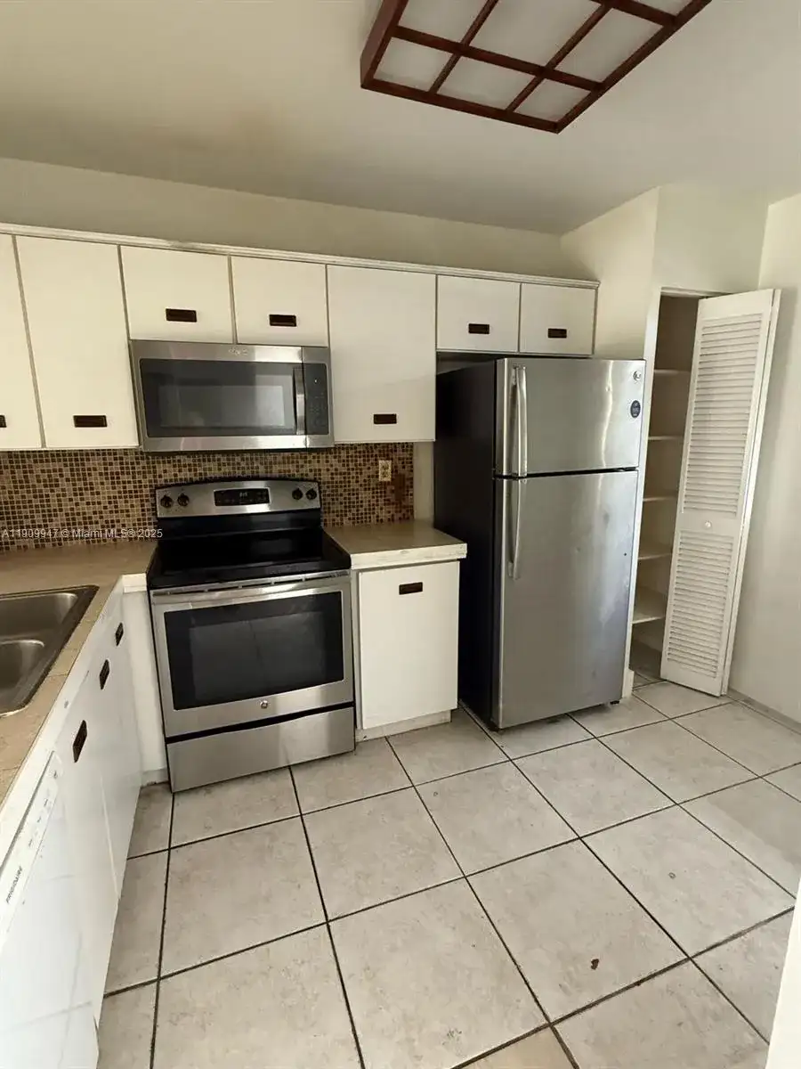 438 NE 210th Cir Ter # 4B, Miami FL 33179 photo 4