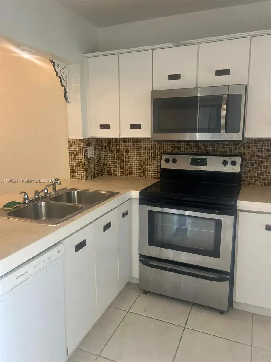 438 NE 210th Cir Ter # 4B, Miami FL 33179 photo 5