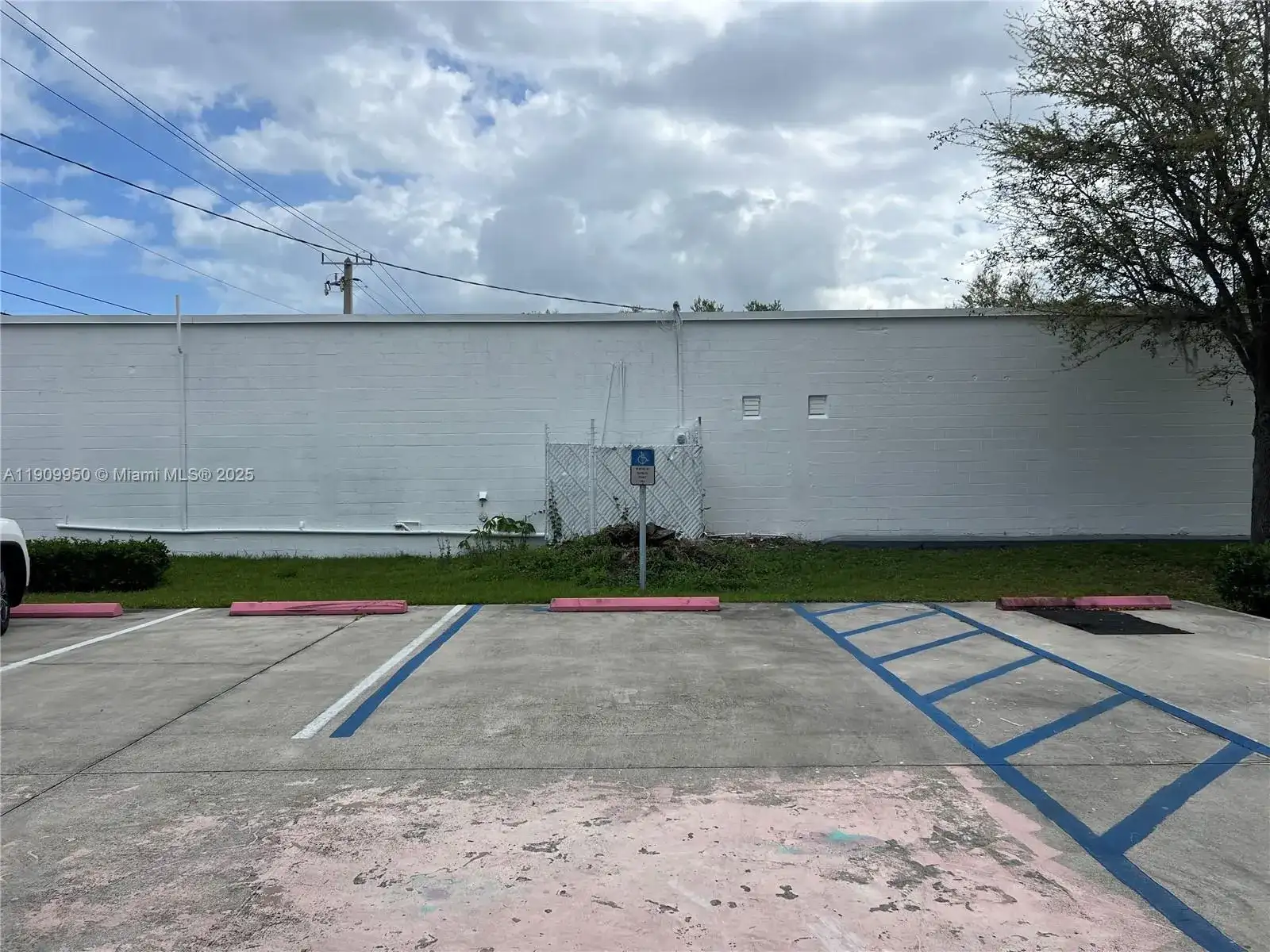 1001 W Midway Rd, Fort Pierce FL 34982 photo 4