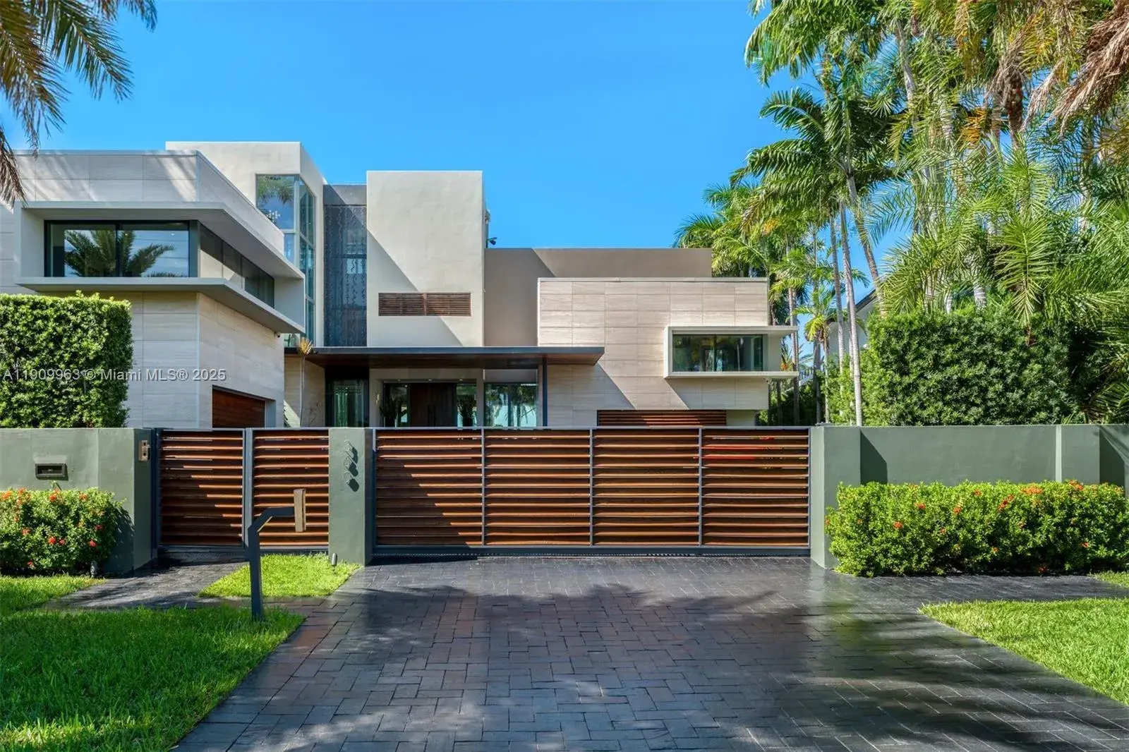 360 Harbor Dr, Key Biscayne FL 33149