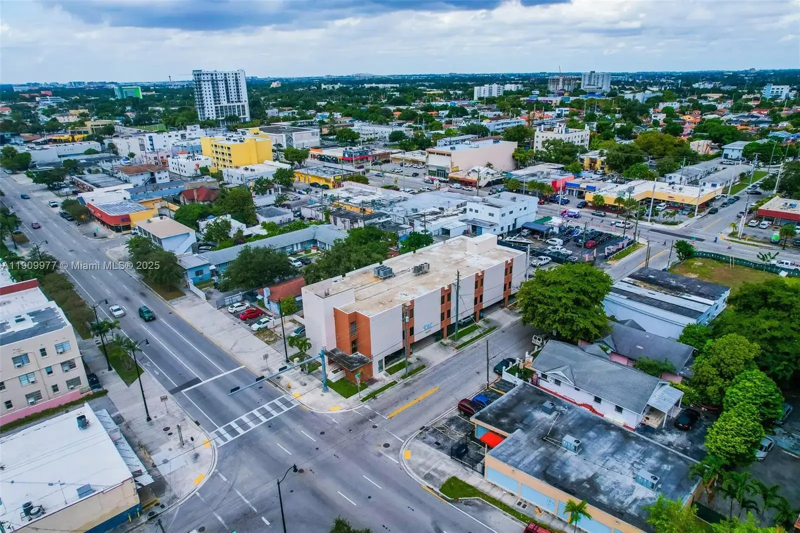 1901 SW 1st St, Miami FL 33135 photo 3