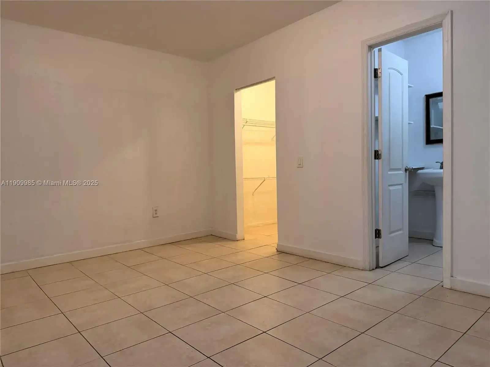2412 NW 34th St # 3, Miami FL 33142 photo 4