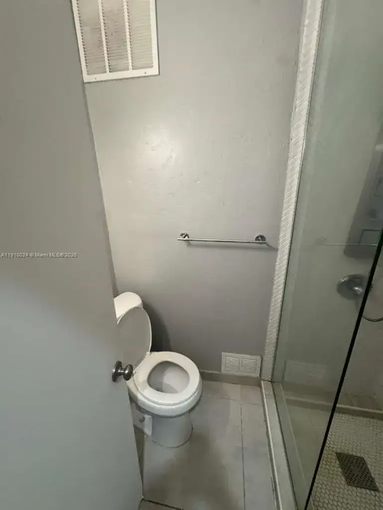319 W 28th St # 15, Miami Beach FL 33140 photo 4