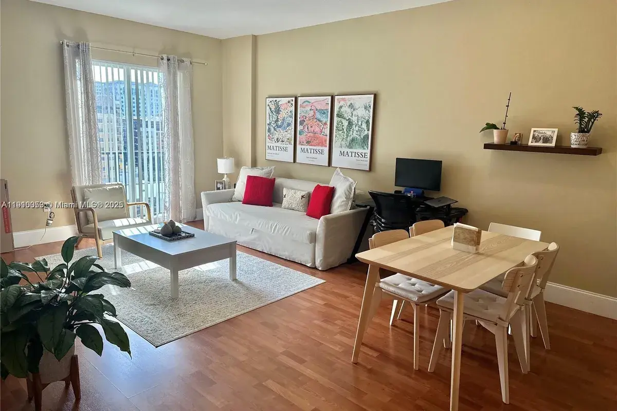 10 Aragon Ave # 818, Coral Gables FL 33134